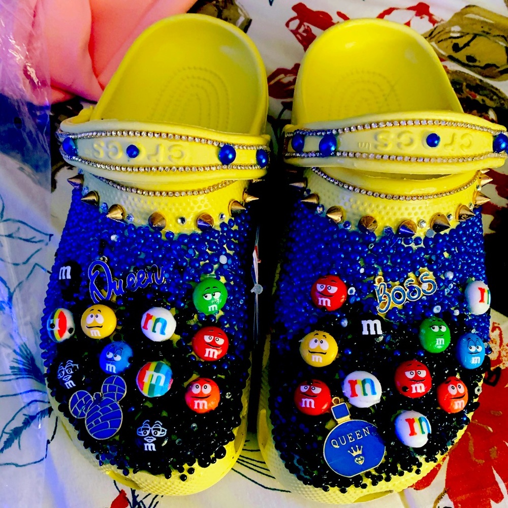 Crocs size 7